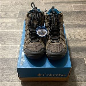 Columbia Beige and Black Outdoor Boots